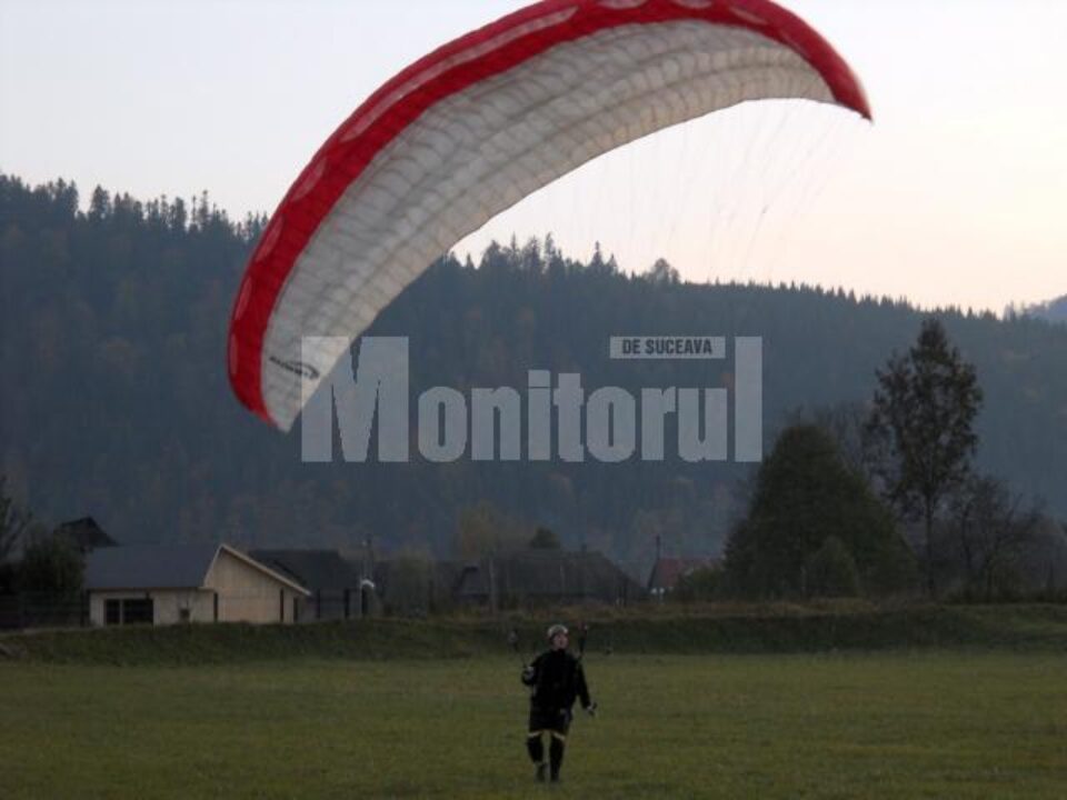 Zborul cu parapanta poate deveni din vis realitate