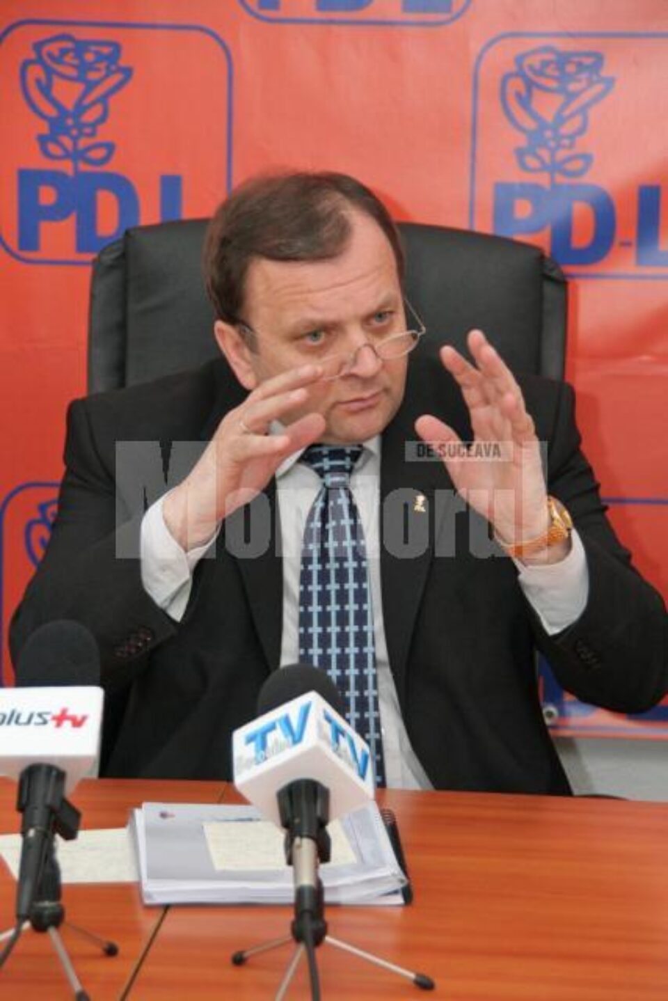 Gheorghe Flutur: „Prioritatea va fi guvernarea locală. PD-L are o responsabilitate uriașă” Gheorghe Flutur: „Prioritatea va fi guvernarea locală. PD-L are o responsabilitate uriașă”