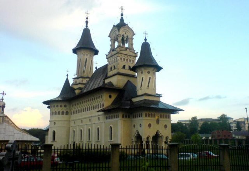 Icoana „Umilenie” va ajunge la Biserica de stil vechi Sf. Ioan cel Nou din cartierul George Enescu (fotografie realizată de Gica Filipoaia - www.panoramio.com/photo/36497984) Icoana „Umilenie” va ajunge la Biserica de stil vechi Sf. Ioan cel Nou din cartierul George Enescu (fotografie realizată de Gica Filipoaia - www.panoramio.com/photo/36497984)