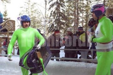 Liviu Cepoi (stânga), alături de Ioan Apostol, partenerul cu care a obținut cea mai bună performanță din istoria sporturilor de iarnă din România