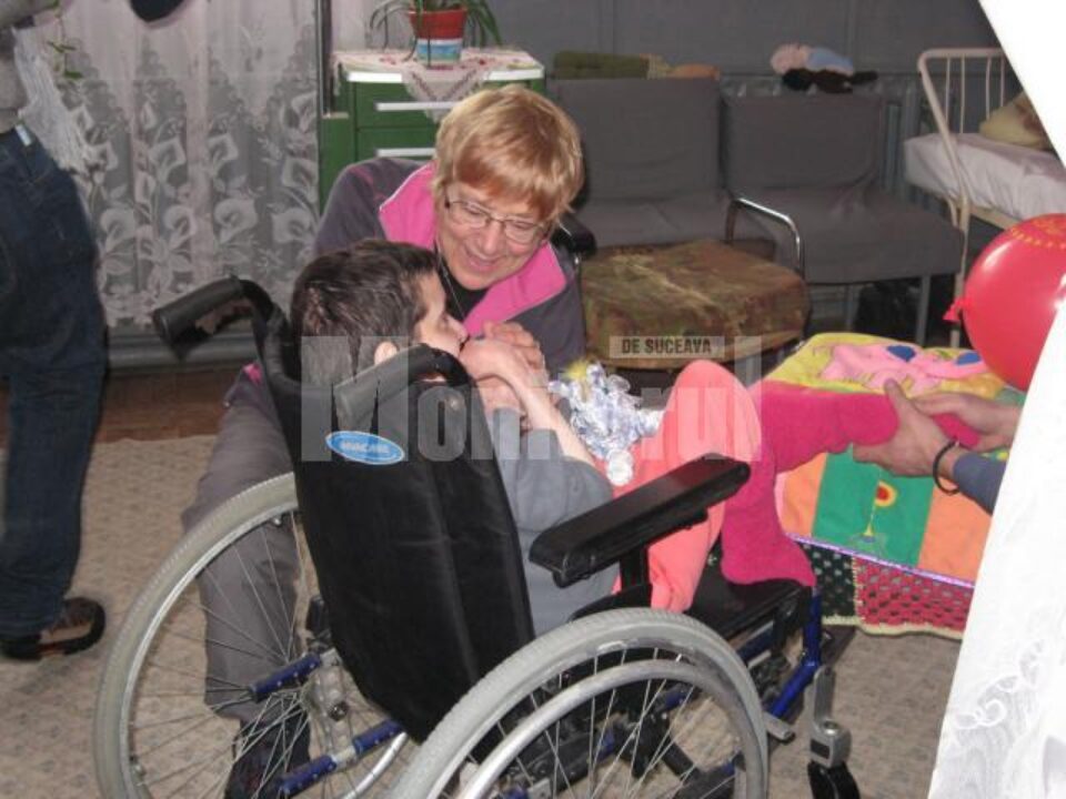 Hetti Johnson Comunicăm prin intermediul limbajului trupului, prin dans, prin joacă
