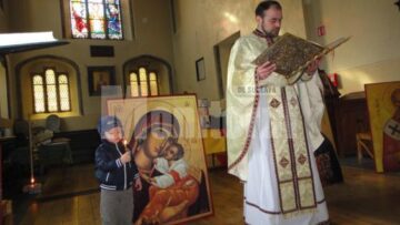 Părintele Tudor: Cei mai mulți enoriași sunt tineri, ceea ce mă mulțumește pe mine și ca român, și ca preot