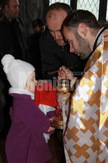 Părintele Tudor: Cei mai mulți enoriași sunt tineri, ceea ce mă mulțumește pe mine și ca român, și ca preot