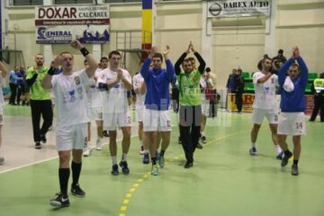 Universitatea a pierdut la trei goluri în Croația, dar a obținut a treia calificare în sferturile Challnge Cup, grație victoriei la 11 goluri din tur