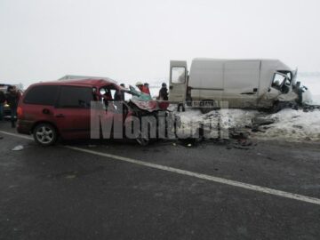 Impactul dintre cele două mașini a fost extrem de violent