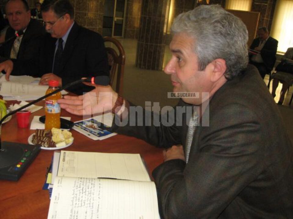 Ștefan Groza: “Încercăm să le dezghețăm, zi de zi avem intervenții de acest gen, dar suntem depășiți de situație” Ștefan Groza: “Încercăm să le dezghețăm, zi de zi avem intervenții de acest gen, dar suntem depășiți de situație”