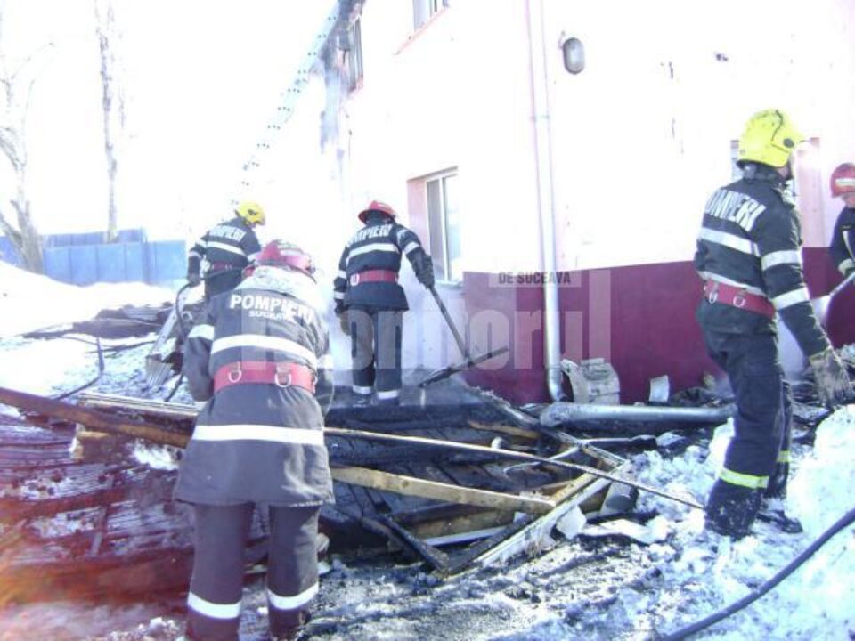 Incendiul a izbucnit prin efect termic, din cauza coșului de evacuare a fumului
