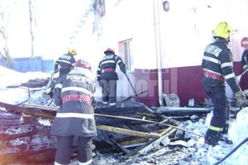 Incendiul a izbucnit prin efect termic, din cauza coșului de evacuare a fumului