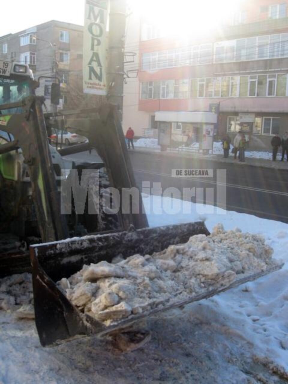 Lucrări de deszăpezire a străzilor și a trotuarelor