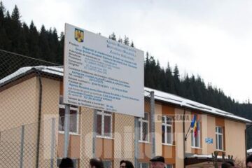 Gheorghe Flutur a participat la inaugurarea școlii din Iacobeni