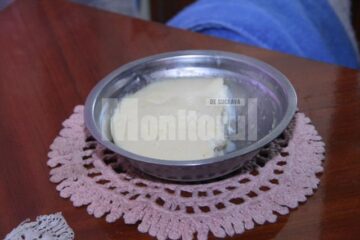 Lapte cu griș mâncarea zilnică a bărbatului paralizat