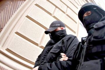 Nouă persoane din Strehaia, reținute în urma descinderilor. Foto: Mediafax