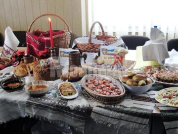 La Ciocănești, a IX-a ediție a Festivalului Național al Ouălor Încondeiate