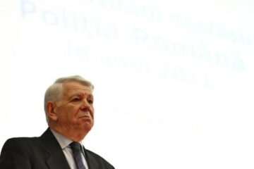 Meleșcanu: Am acceptat propunerea lui Băsescu, m-am autosuspendat din PNL. Foto: MEDIAFAX