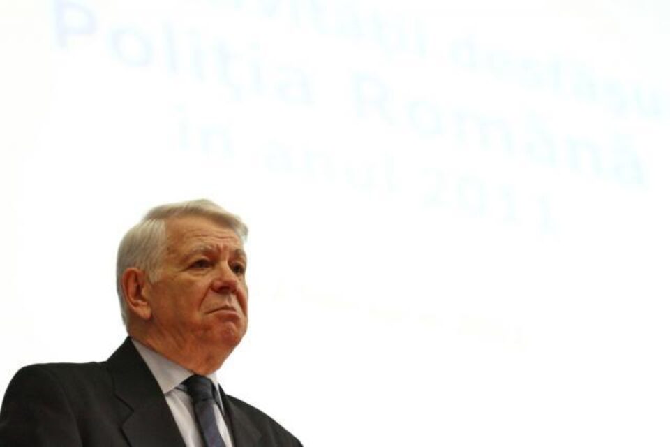 Meleșcanu: Am acceptat propunerea lui Băsescu, m-am autosuspendat din PNL. Foto: MEDIAFAX Meleșcanu: Am acceptat propunerea lui Băsescu, m-am autosuspendat din PNL. Foto: MEDIAFAX
