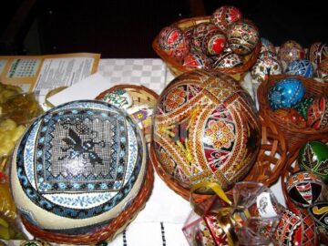 La Ciocănești, a IX-a ediție a Festivalului Național al Ouălor Încondeiate