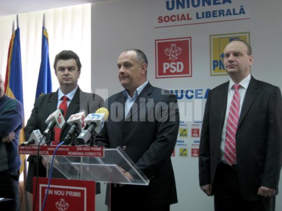 Cei doi lideri suceveni ai USL, Cătălin Nechifor și Alexandru Băișanu, și consilierul local Ovidiu Donțu Cei doi lideri suceveni ai USL, Cătălin Nechifor și Alexandru Băișanu, și consilierul local Ovidiu Donțu