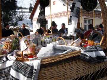 La Ciocănești, a IX-a ediție a Festivalului Național al Ouălor Încondeiate