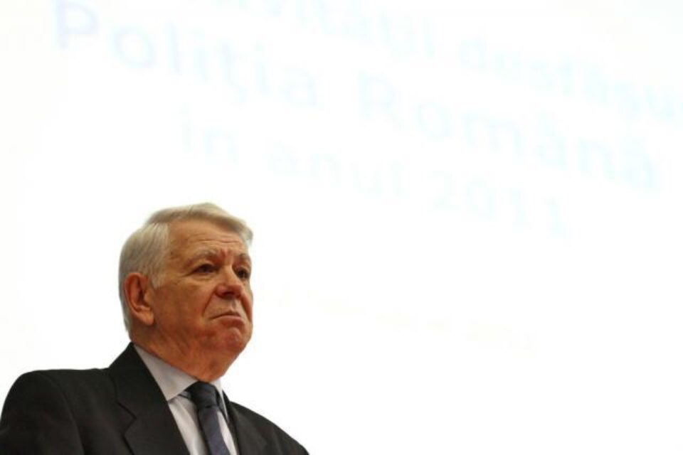 Ungureanu cere miniștrilor să nu trimită secretarii la Guvern, ci să vină personal la ședință. Foto: MediaFax Ungureanu cere miniștrilor să nu trimită secretarii la Guvern, ci să vină personal la ședință. Foto: MediaFax