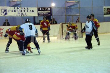 Veteranii hocheiului românesc se vor întâlni pe gheața din Suceava la acest sfârșit de săptămână