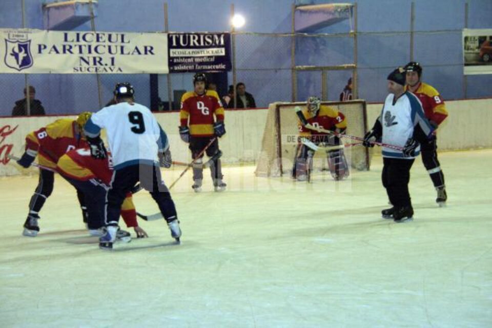 Veteranii hocheiului românesc se vor întâlni pe gheața din Suceava la acest sfârșit de săptămână