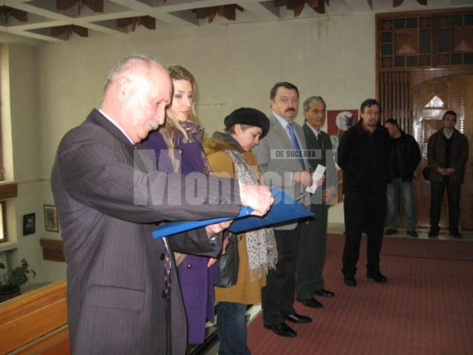 Acordarea premiilor de către directorul Petre Horvat