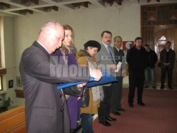 Acordarea premiilor de către directorul Petre Horvat