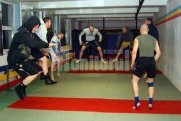 Ghiță Ignat și Andreas „Big Daddy” Kraniotakes se pregătesc intens în sala MMA din Suceava