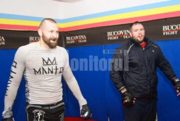 Ghiță Ignat și Andreas „Big Daddy” Kraniotakes se pregătesc intens în sala MMA din Suceava