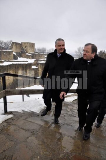 Ministrul Dezvoltării a verificat stadiul lucrărilor de reabilitare a Cetății de Scaun