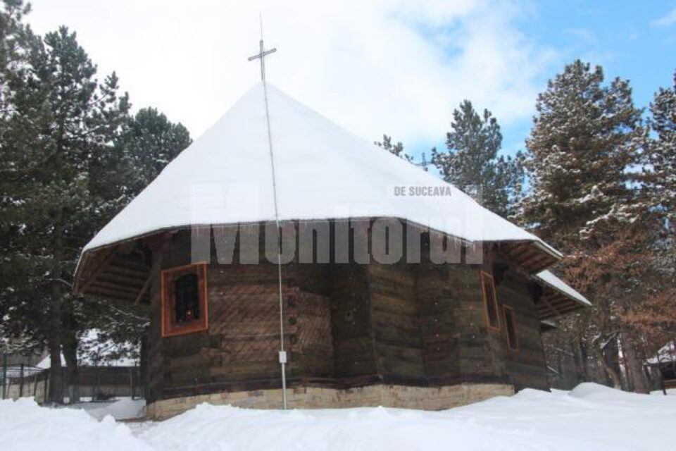 Biserica Înălțarea Domnului, din Muzeul Satului Bucovinean, își redeschide porțile pentru credincioși pe 8 aprilie