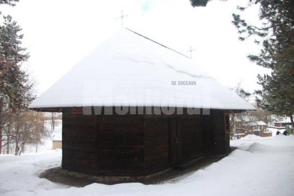 Biserica Înălțarea Domnului, din Muzeul Satului Bucovinean, își redeschide porțile pentru credincioși pe 8 aprilie