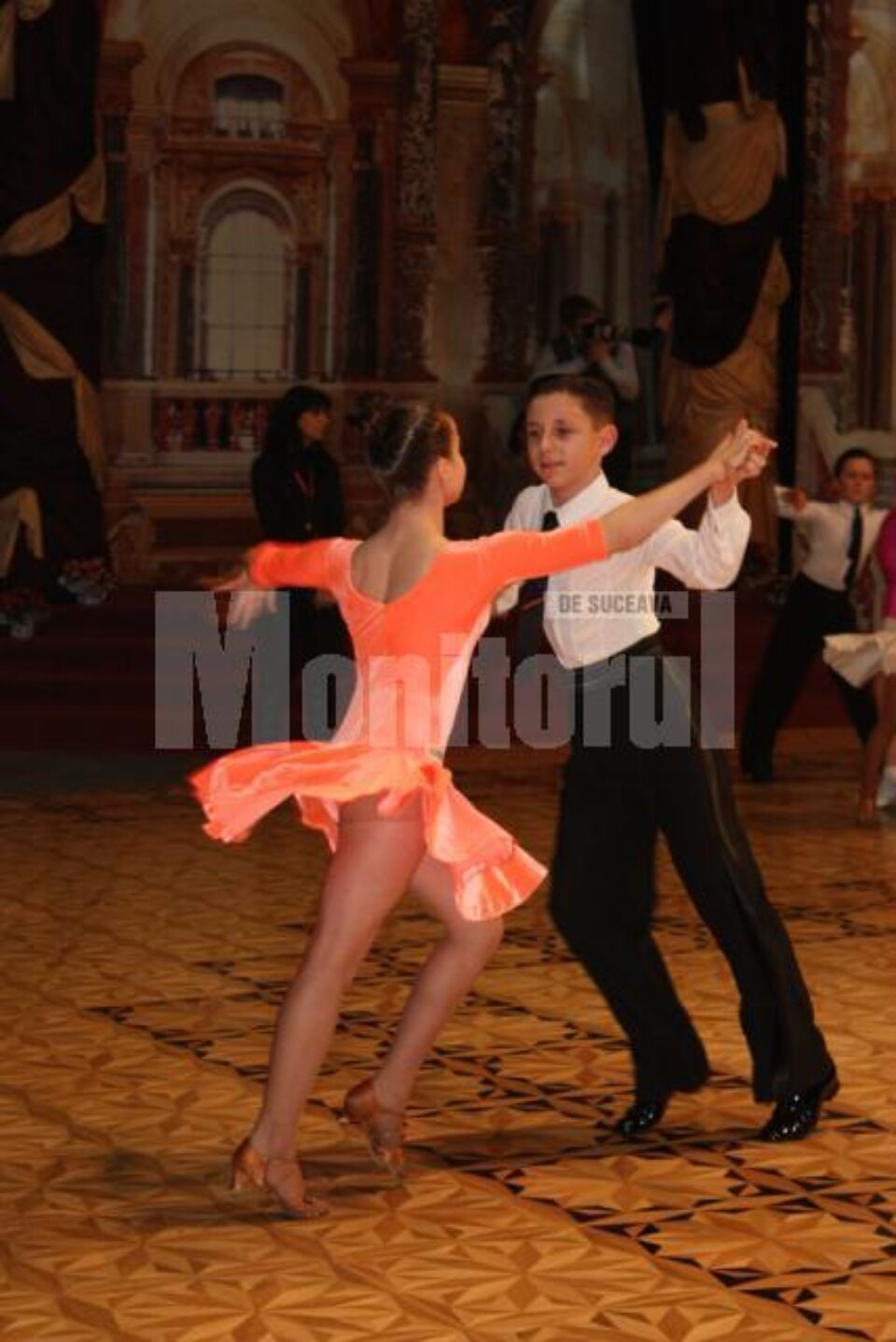Cătălina Guriuc și Emanuel Aramă au luat locul întâi la Campionatul Național și Cupa Hermannstadt la Dans Sportiv