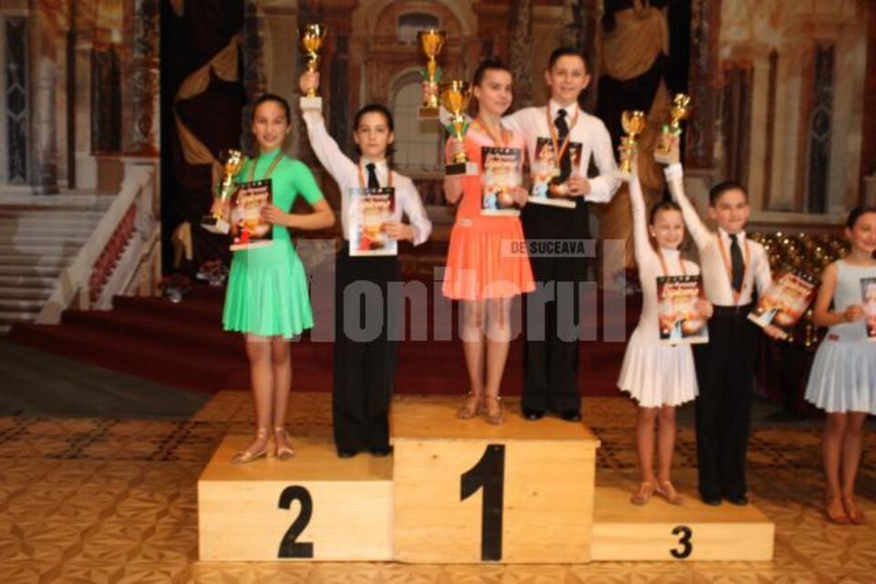Cătălina Guriuc și Emanuel Aramă au luat locul întâi la Campionatul Național și Cupa Hermannstadt la Dans Sportiv