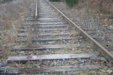 Achiziția materialelor feroase și neferoase utilizate în activitatea feroviară este sancționată cu amendă de la 20.000 lei la 40.000 lei