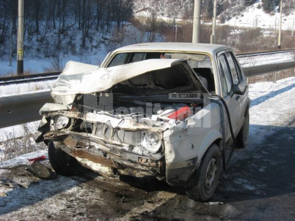 După impact, autoturismul VW a luat foc