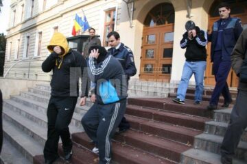 Ion Plac, Ilie Cazac și Viorel Placau fost condamnați și la câte doi ani de pușcărie cu executare