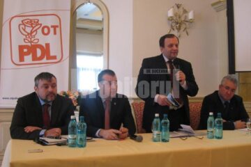 Gheorghe Flutur, Ion Lungu, și Ioan Bălan i-au învățat pe tineri despre modul în care se poate câștiga o luptă electorală și ce au de făcut într-o campanie electorală