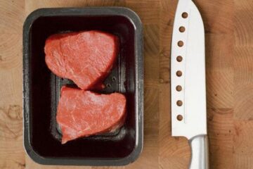Consumul regulat de carne roșie antrenează un risc ridicat de deces, cauzat de maladii cardiovasculare și cancer. Foto: ZEFA