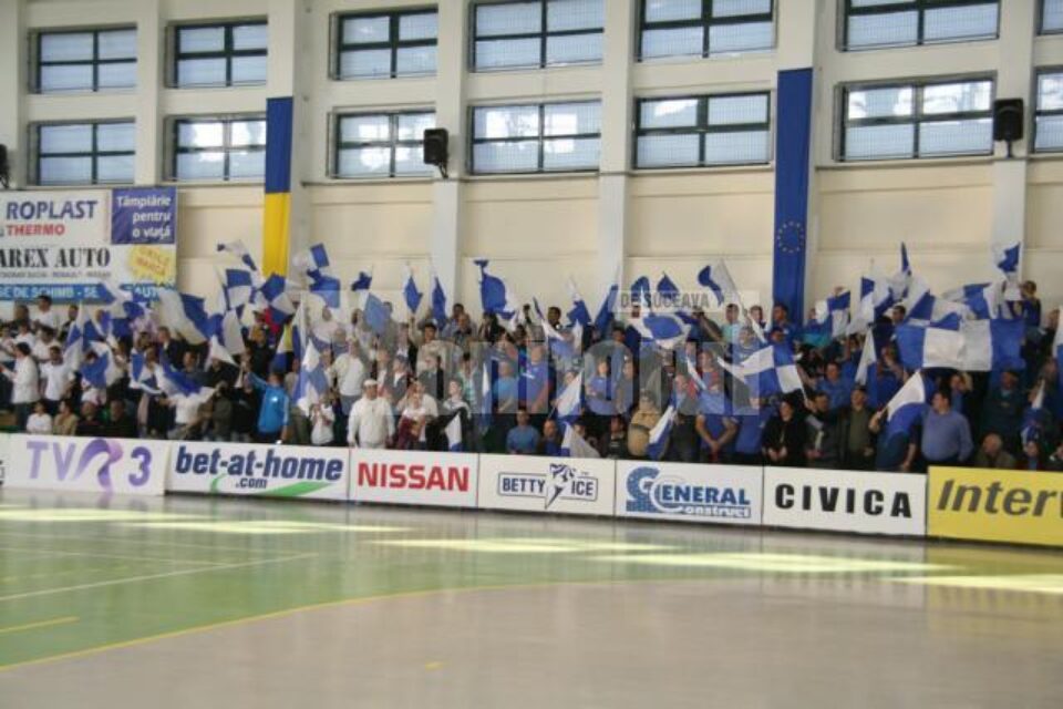 Tribunele sălii LPS Suceava vor fi arhipline la meciul de sâmbătă cu Sporting Lisabona Tribunele sălii LPS Suceava vor fi arhipline la meciul de sâmbătă cu Sporting Lisabona