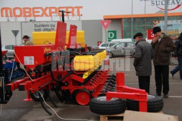 Expoziția agricolă poate fi vizitată între orele 10:00 și 18:00, inclusiv duminică, 18 martie