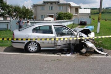 În autoturismul Skoda Ocatavia se aflau patru oameni, din care trei au murit