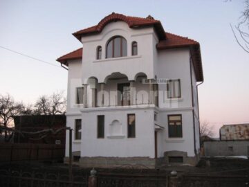Centrul Artistic de la Mihoveni