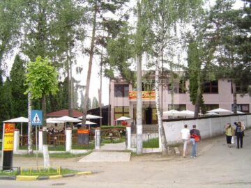 Așa arăta gradina de vară Total Chagall acum câțiva ani