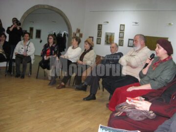 Participanți la vernisajul interactiv