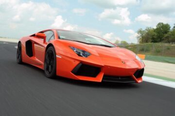 Lamborghini Aventador sa vândut ca pâinea caldă