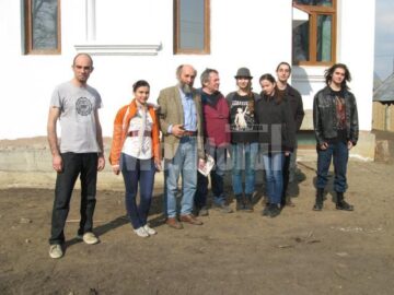 La “Centrul Artistic” din Mihoveni a început să se învețe „alfabetul sculpturii”