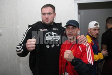Ghiță Ignat, alias “Ursul Carpatin”, a măturat prin cușcă cu adversarul său
