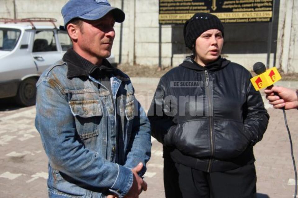 Cornel și Lăcrămioara Tcaciuc au venit ieri la morga Spitalului Județean pentru a lua acasă sicriul cu trupul lui Sami Cornel și Lăcrămioara Tcaciuc au venit ieri la morga Spitalului Județean pentru a lua acasă sicriul cu trupul lui Sami