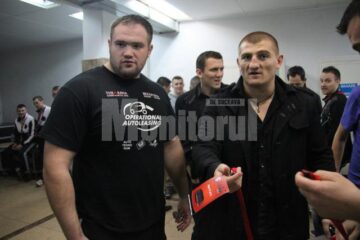 Ghiță Ignat, alias “Ursul Carpatin”, a măturat prin cușcă cu adversarul său